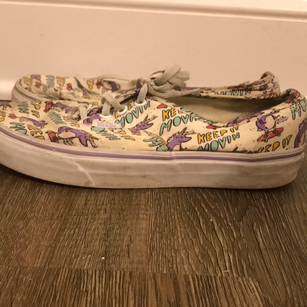 Vans - Picture 2 of 5